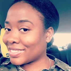 Meet your Posher, Crystal